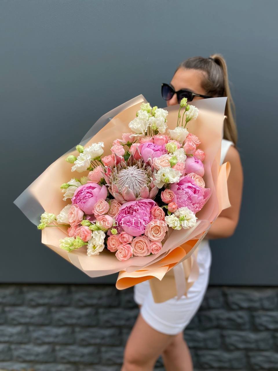 красноярский осенний сборный букет с кедровыми шишками и лиственницей для подарка