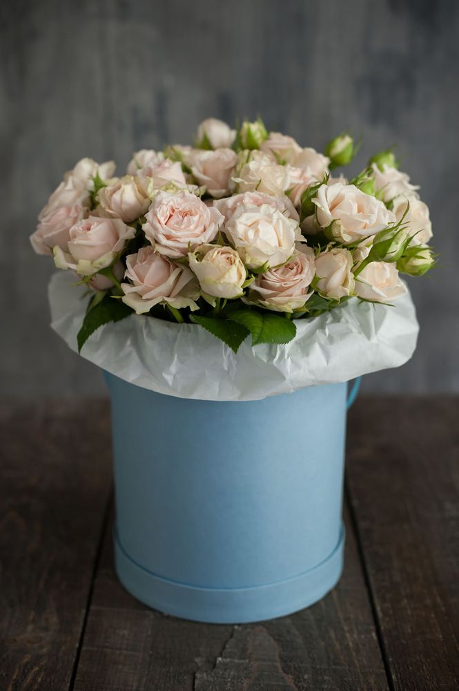 корпоративная коробка XXL с розами для красноярского металлургического холдинга