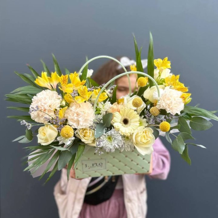 Сумочка с розами "Эпиа" в Красноярске