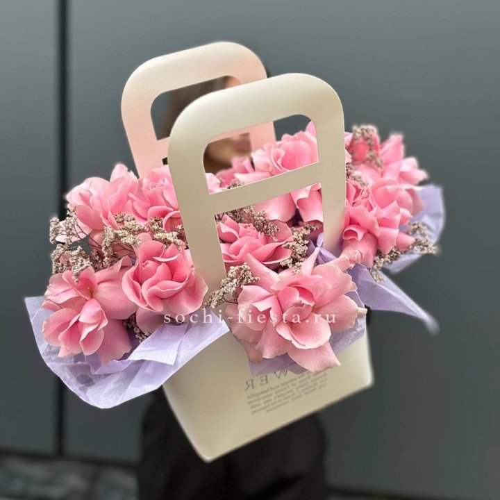 Сумочка розовых роз "Плинки" в Красноярске