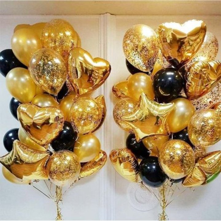 Фонтан шаров "Чёрное золото" в Красноярске