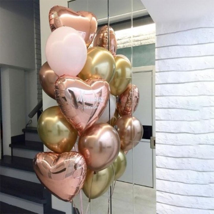 Фонтан шаров "От сердечка" в Красноярске