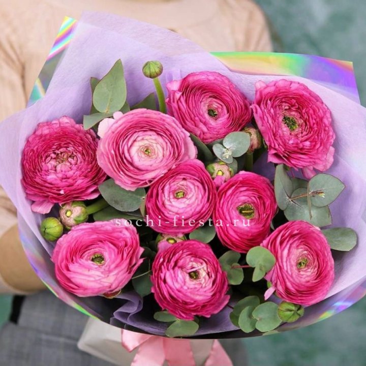 Ранункулюсы с эвкалиптом №2 в Красноярске