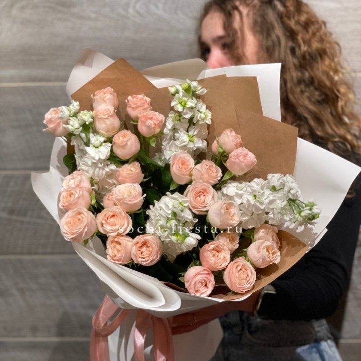 Букет бомбасти и маттиола в Красноярске