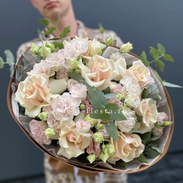  Букет кремовых роз "Мокко" в Красноярске