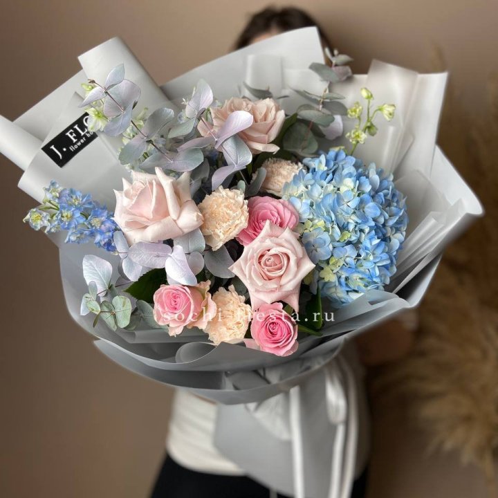 Букет с гортензией № 4 в Красноярске