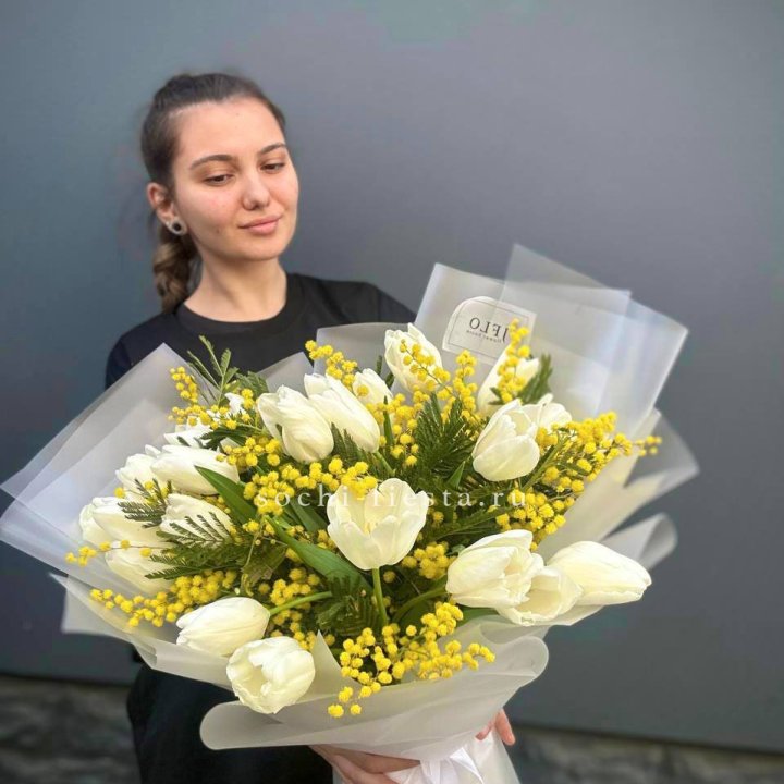 Букет тюльпанов и мимозы в Красноярске