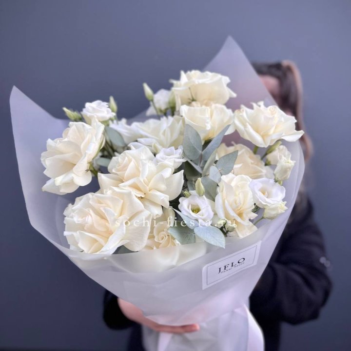 Букет французских роз и эустомы  в Красноярске