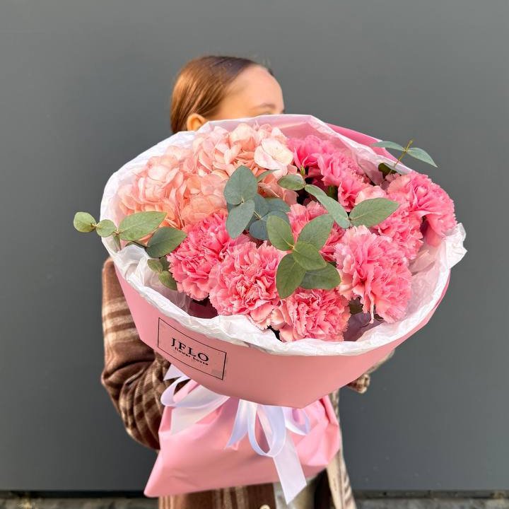 Дуо диантусы и гортензия в Красноярске