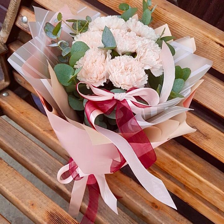 Диантусы с эвкалиптом в Красноярске