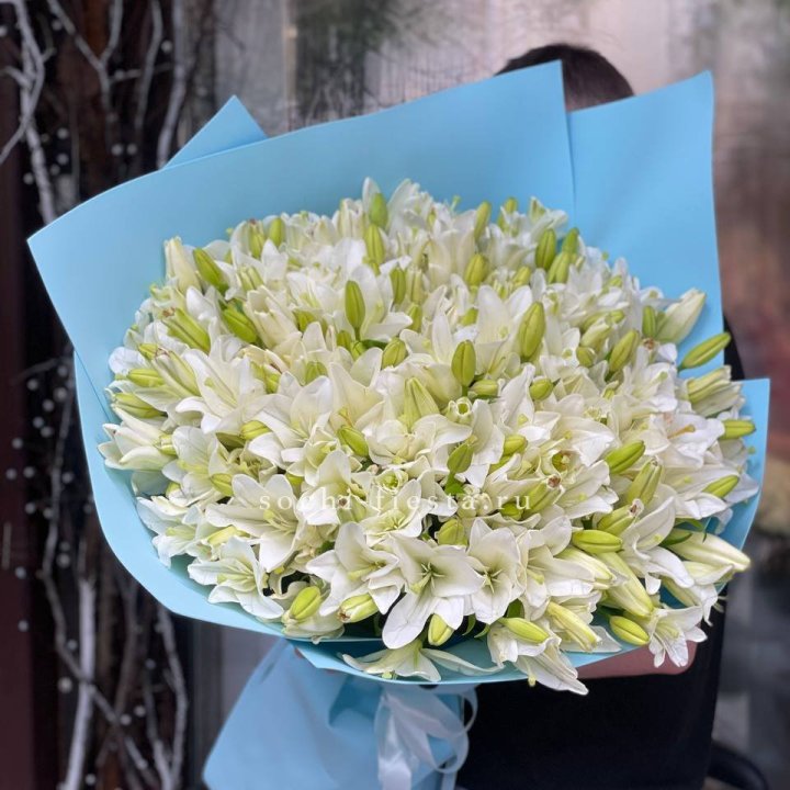 51 лилия в оформлении в Красноярске