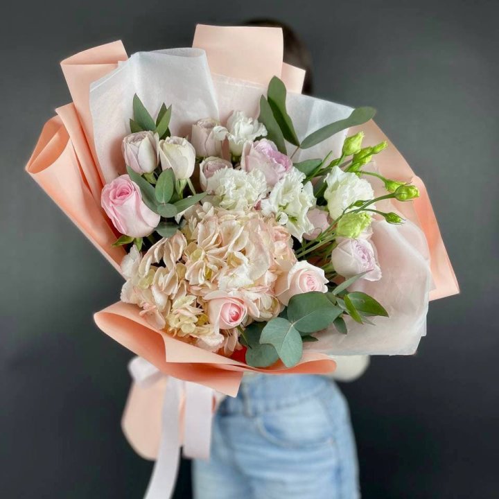 Букет с гортензией "Клодс" в Красноярске