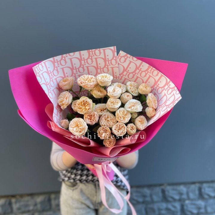 9 пионовидных роз в Красноярске