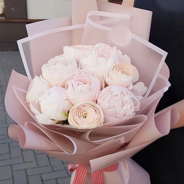 Пионы и ранункулюсы в Красноярске