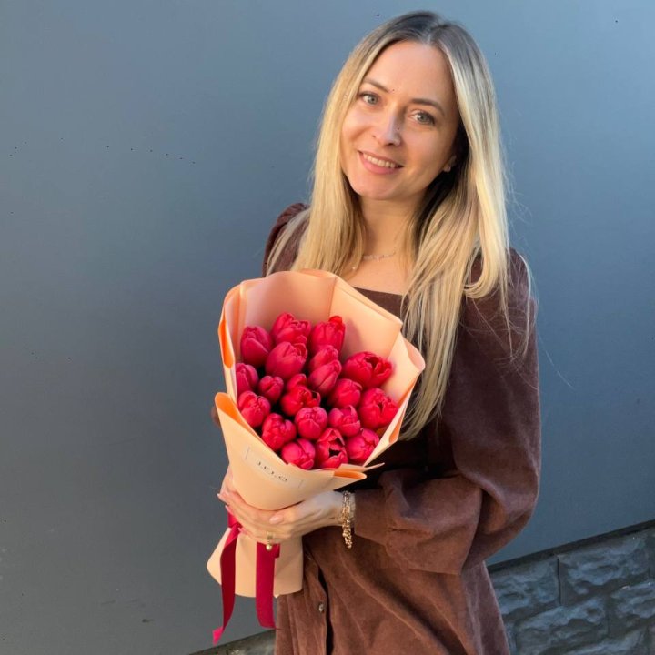  19 красных тюльпанов в Красноярске