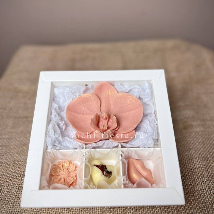 Конфеты из шоколада с Орхидеей в Красноярске