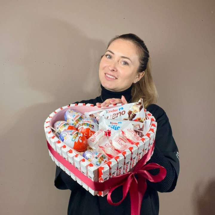 Подарочный набор сердце с Киндерами в Красноярске