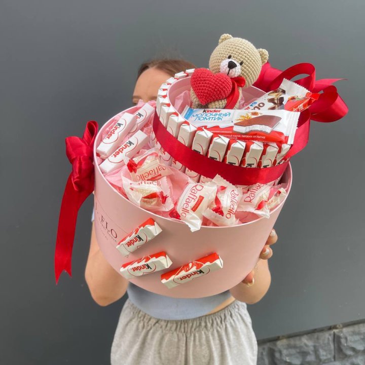 Бокс киндерами и раффаэлло 2 в Красноярске