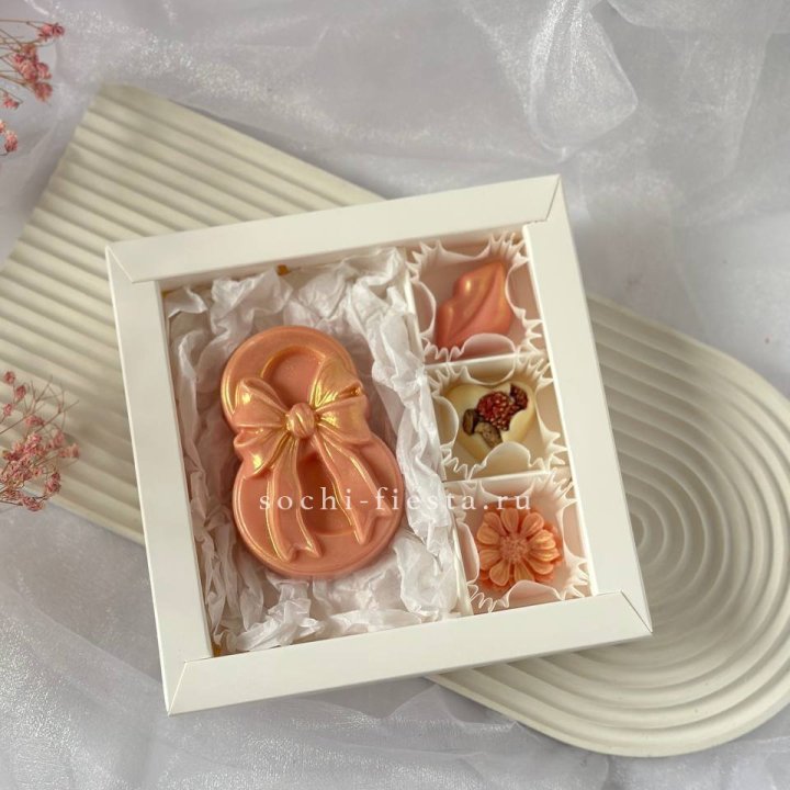 Конфеты из шоколада 8 Марта в Красноярске