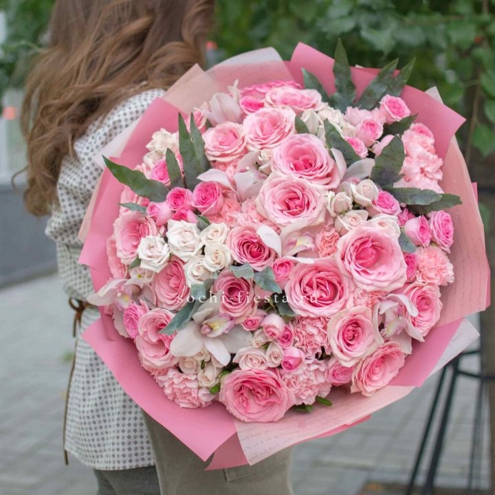 Дизайнерский букет "Барби" в Красноярске