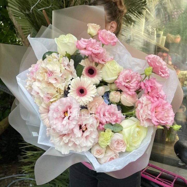 Дизайнерский букет "Лаундж пак" в Красноярске