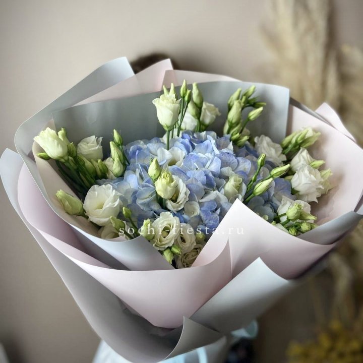 Букет с гортензией "Адель" в Красноярске