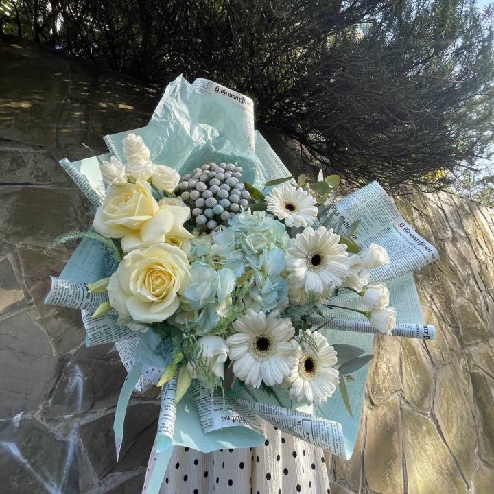 Дизайнерский букет "Линдж-блю" в Красноярске