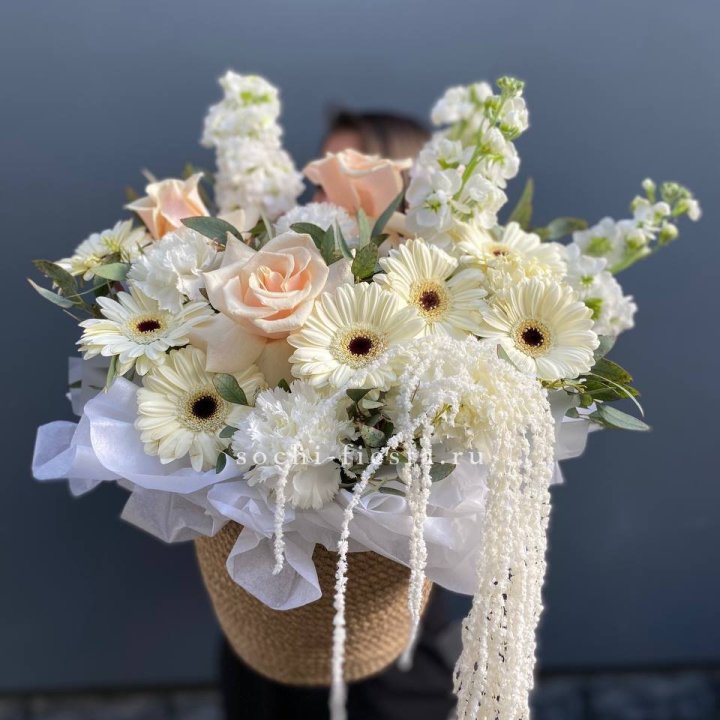 Цветы в джутовом кашпо "Валери" в Красноярске