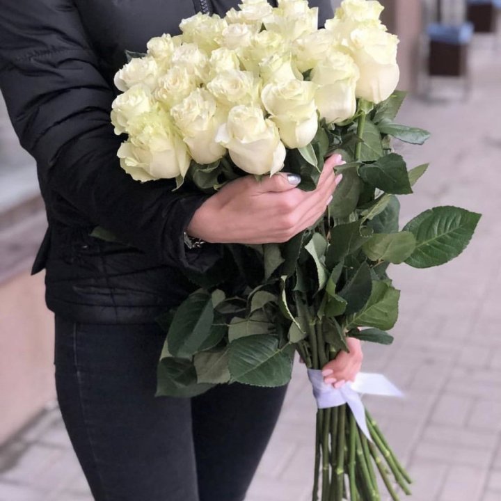 Голландские розы белые в Красноярске