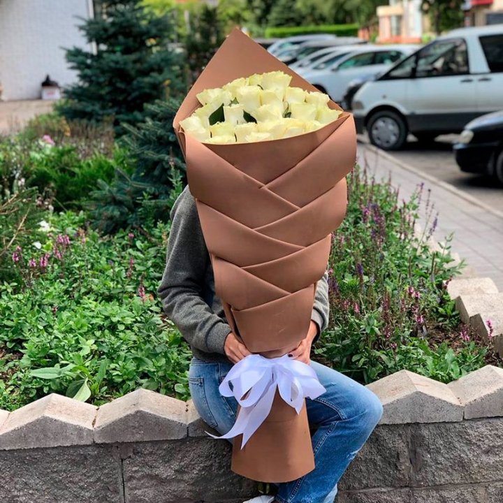 Голландские розы белые "Рыбка" в Красноярске