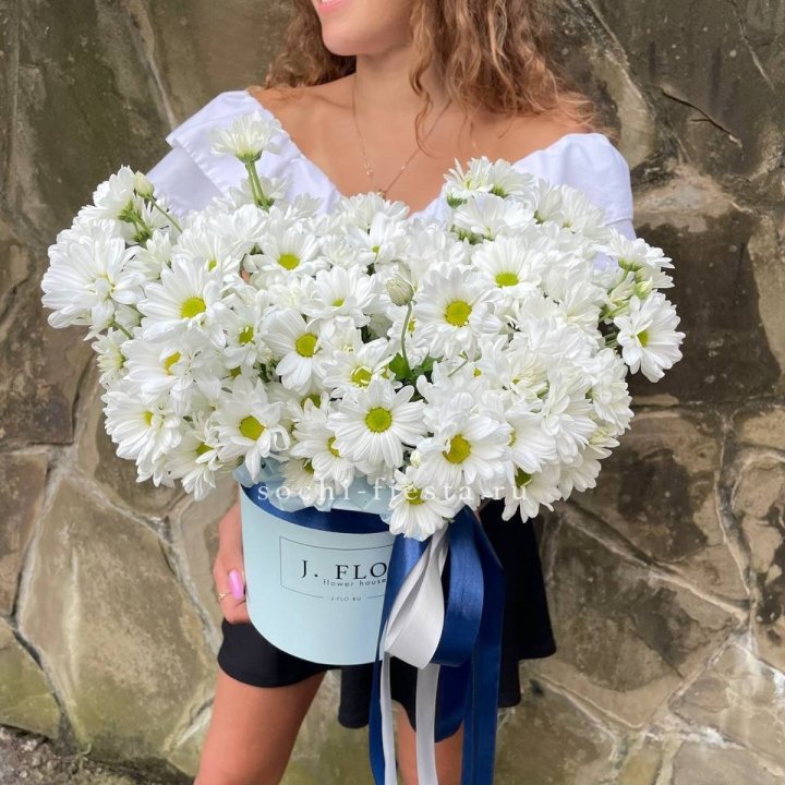 Коробка с хризантемами №2 в Красноярске