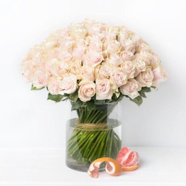 101 кремовая роза в Красноярске