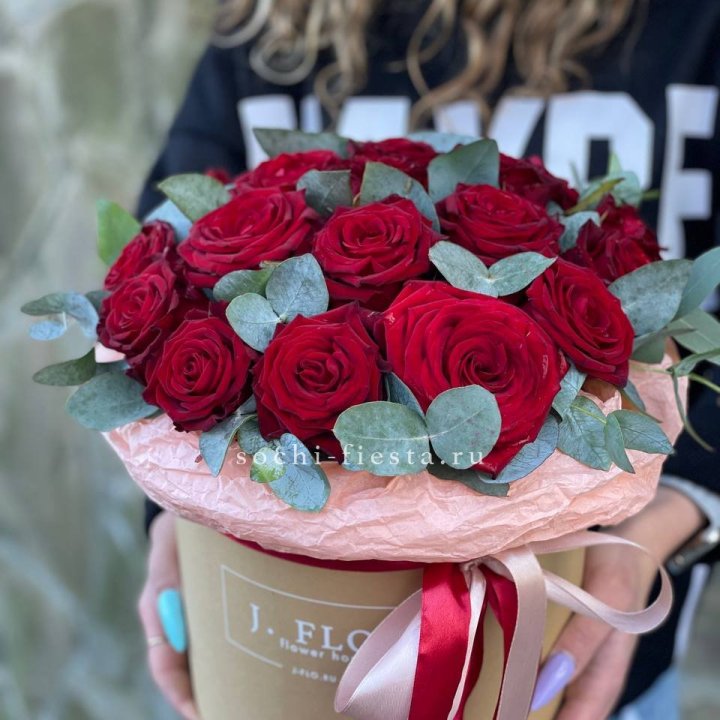 21 Красная роза в боксе №1 в Красноярске
