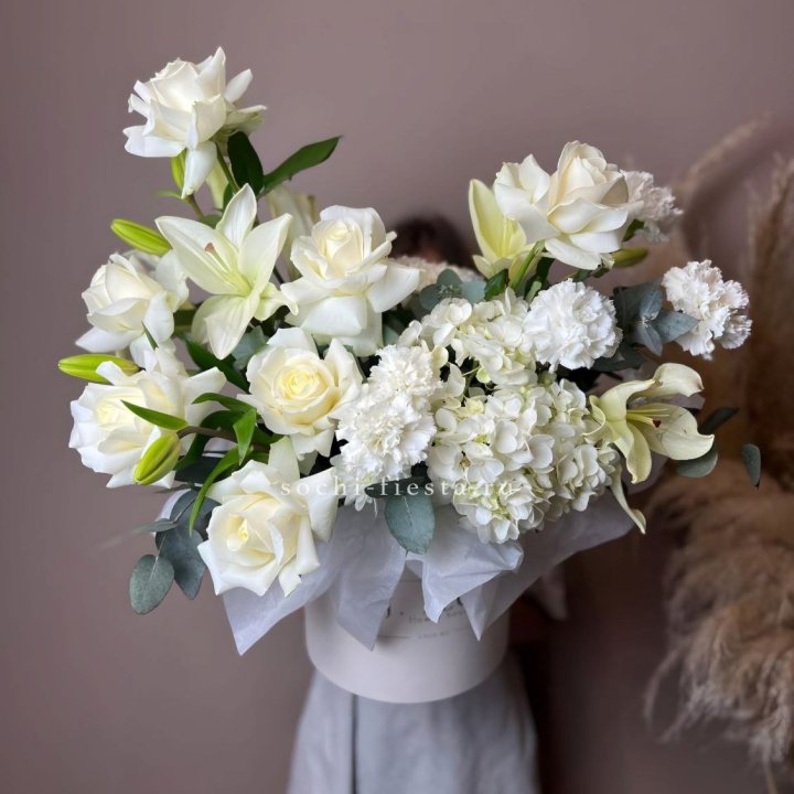 Цветочный бокс "Вайт дримс" в Красноярске