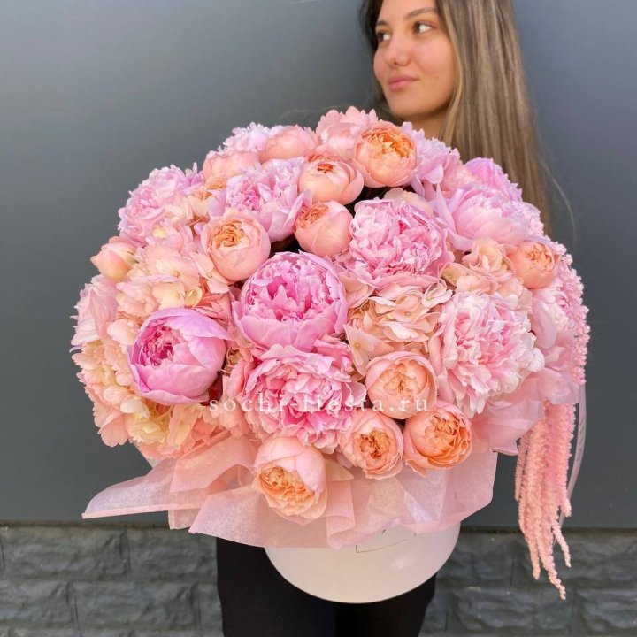 Коробка с пионами "Дабл фловер" в Красноярске