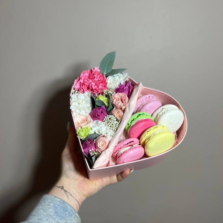 Дуо цветы и макаронсы в Красноярске