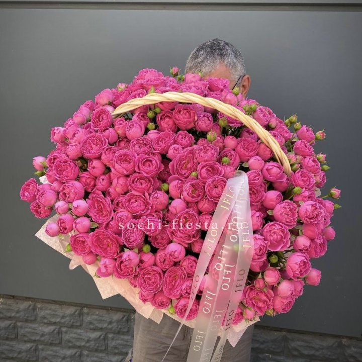 Корзина роз Мисти Баблс 151 в Красноярске