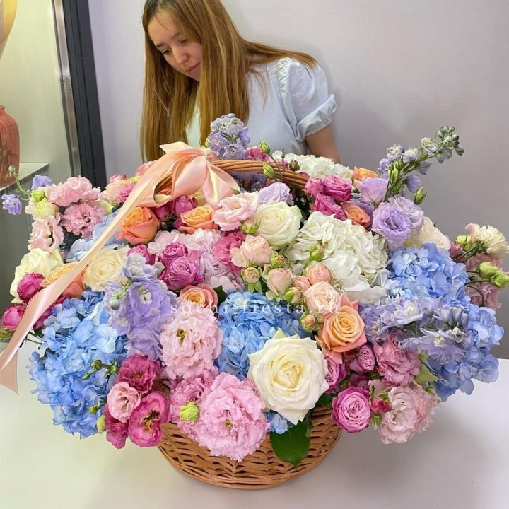 Авторская корзина "Экстра" в Красноярске