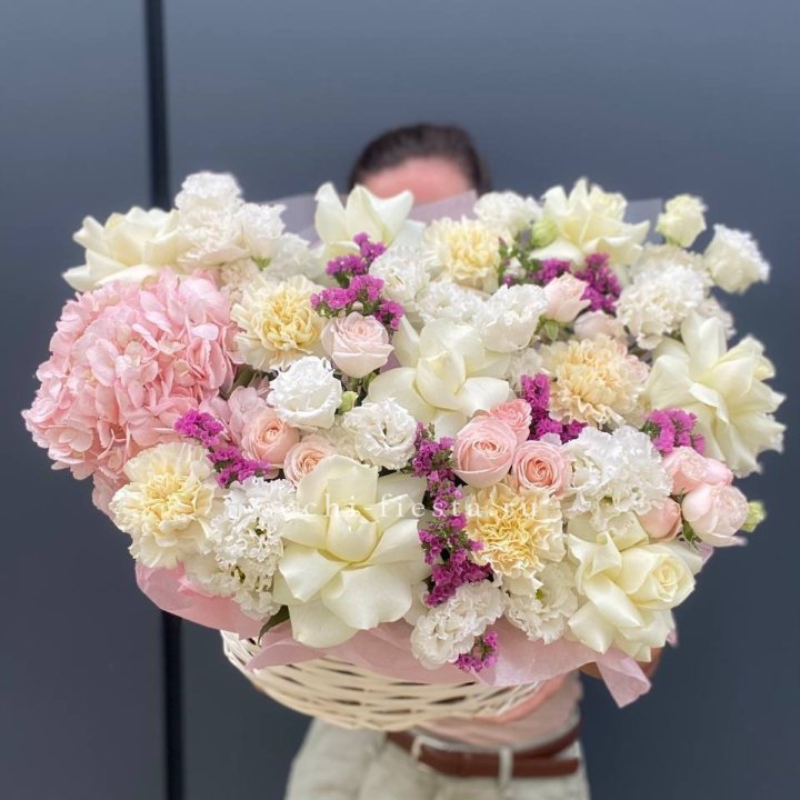 Корзина "Воздушная нежность" в Красноярске