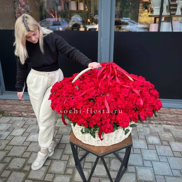 201 французская красная роза в Красноярске