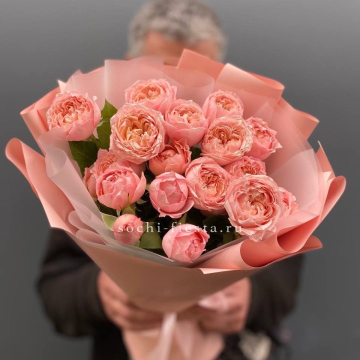 Букет комплимент из кустовых роз Джульетта в Красноярске