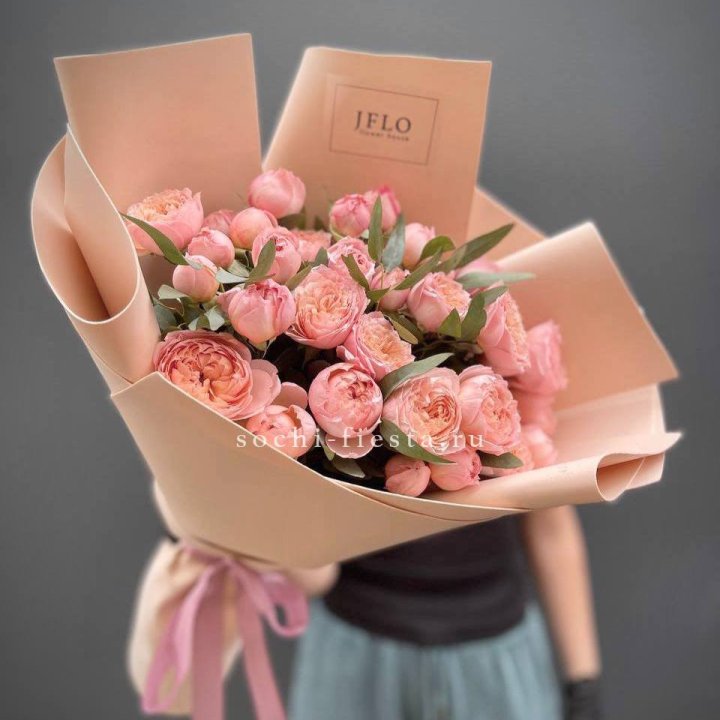 Букет из 9 кустовых роз Джульетта в Красноярске