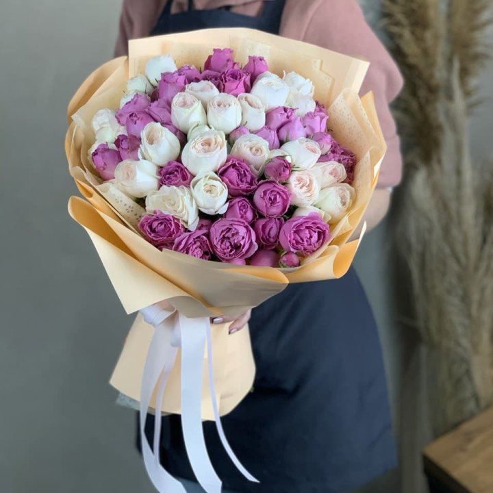 Букет кустовых роз Джулиана в Красноярске