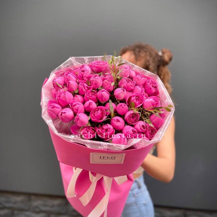 Кустовые розы букет Мисти Баблс в Красноярске