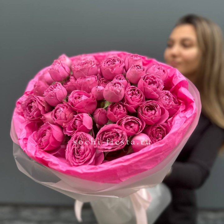 Букет из пионовидных роз  в Красноярске