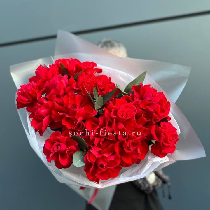 21 Красная французская роза в Красноярске