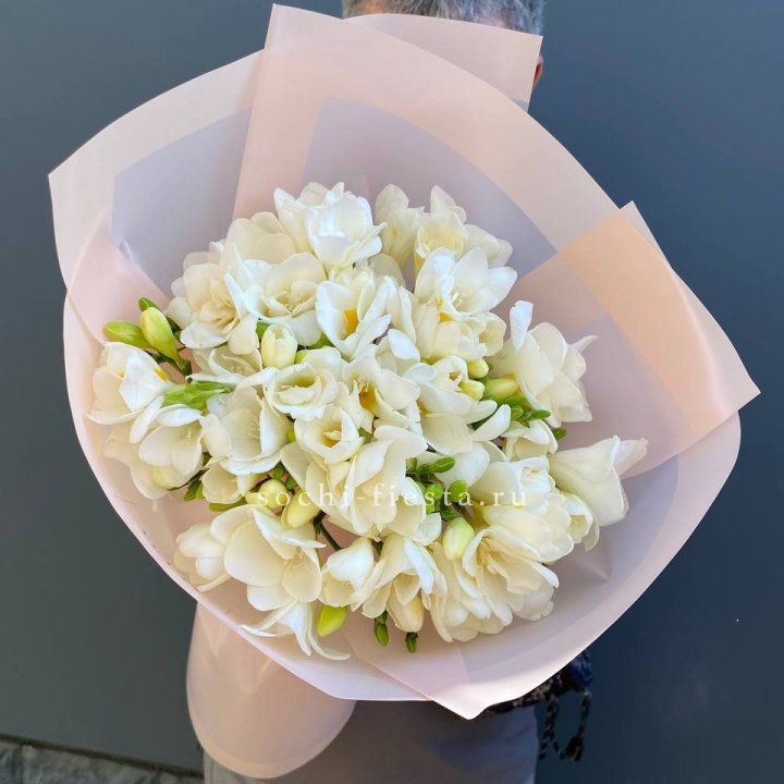 Букет белых фрезий  в Красноярске