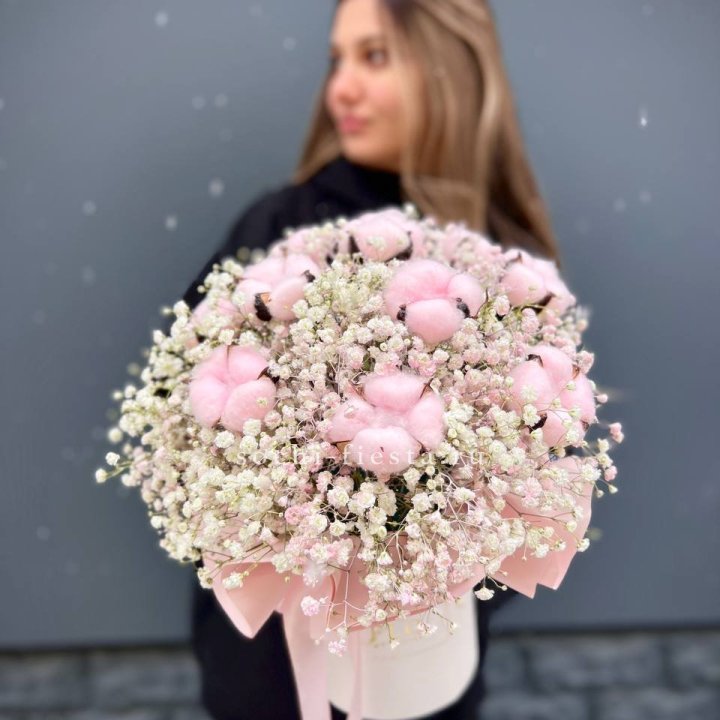 Гипсофилы с хлопком в шляпной коробке в Красноярске