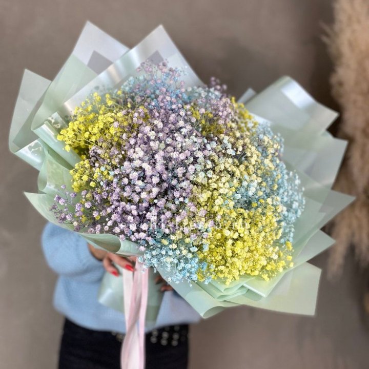 Букет радужных гипсофил в Красноярске