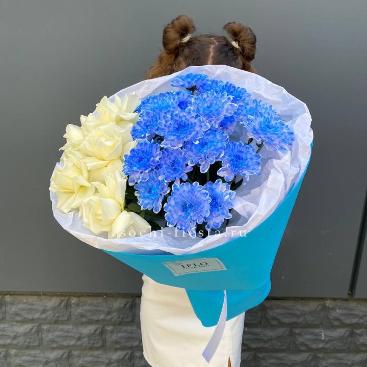 Дуо букет розы и хризантема в Красноярске